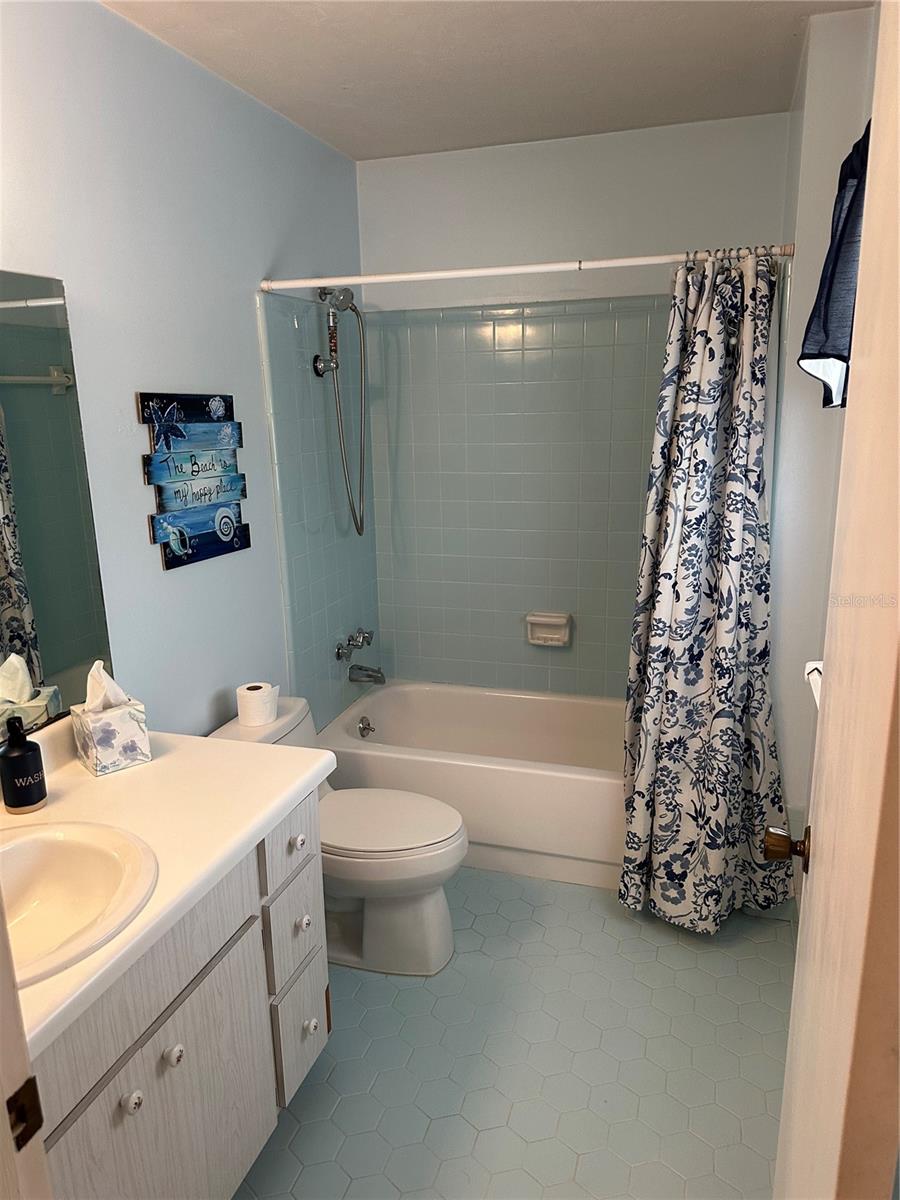 BLACK OAKS - Residential