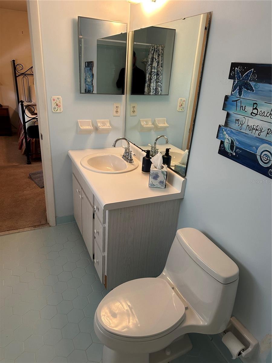 BLACK OAKS - Residential