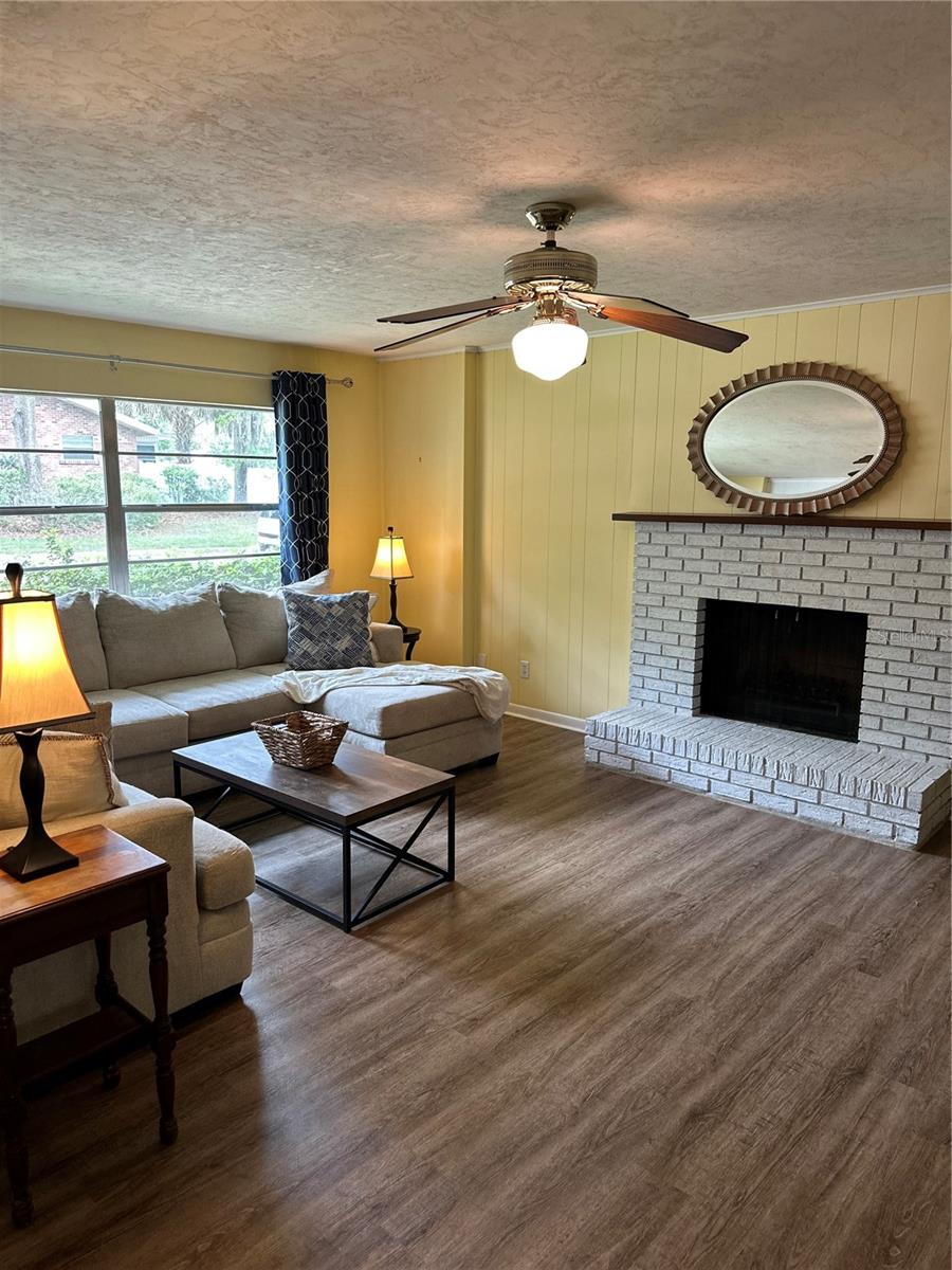 BLACK OAKS - Residential