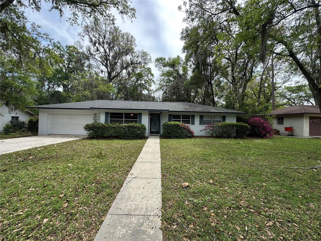 Photo of 5301 NW 25th Place, Gainesville, FL 32606 (MLS # W7883297)