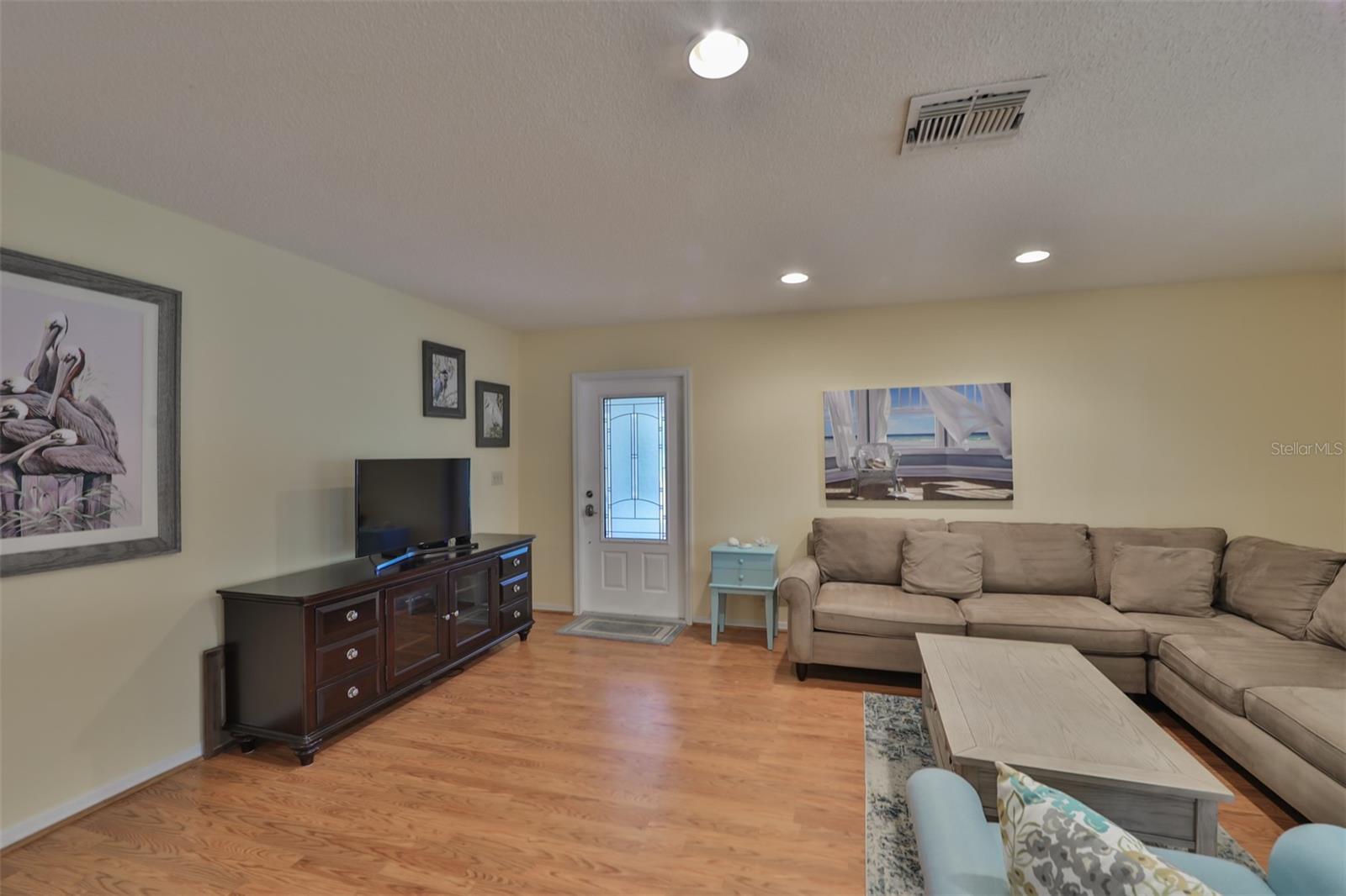 FAIRFIELD E CONDO - Residential Lease