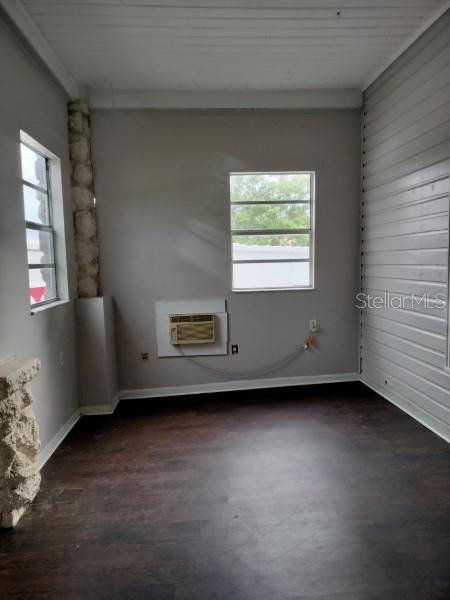 103 E WARD AVENUE