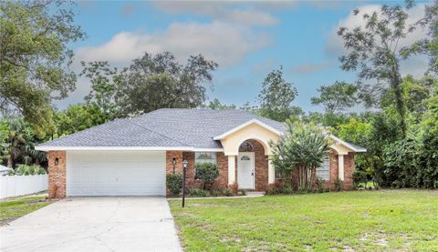 A home in DEBARY