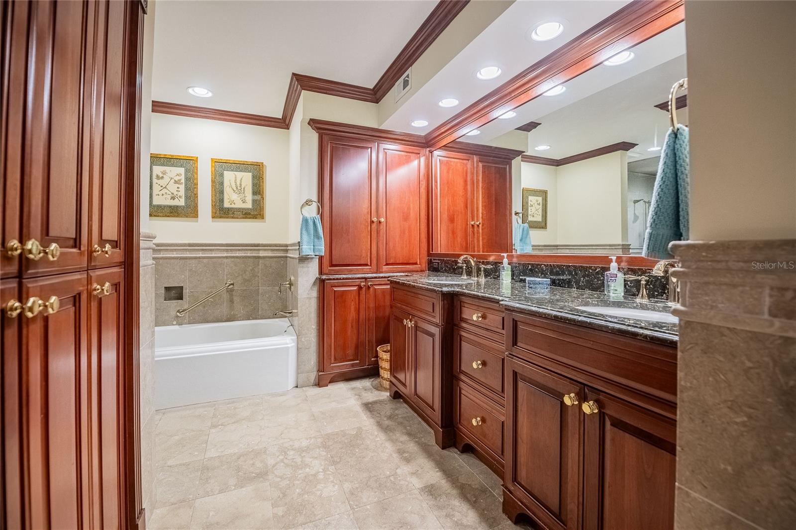 CLEVELAND HEIGHTS - Residential