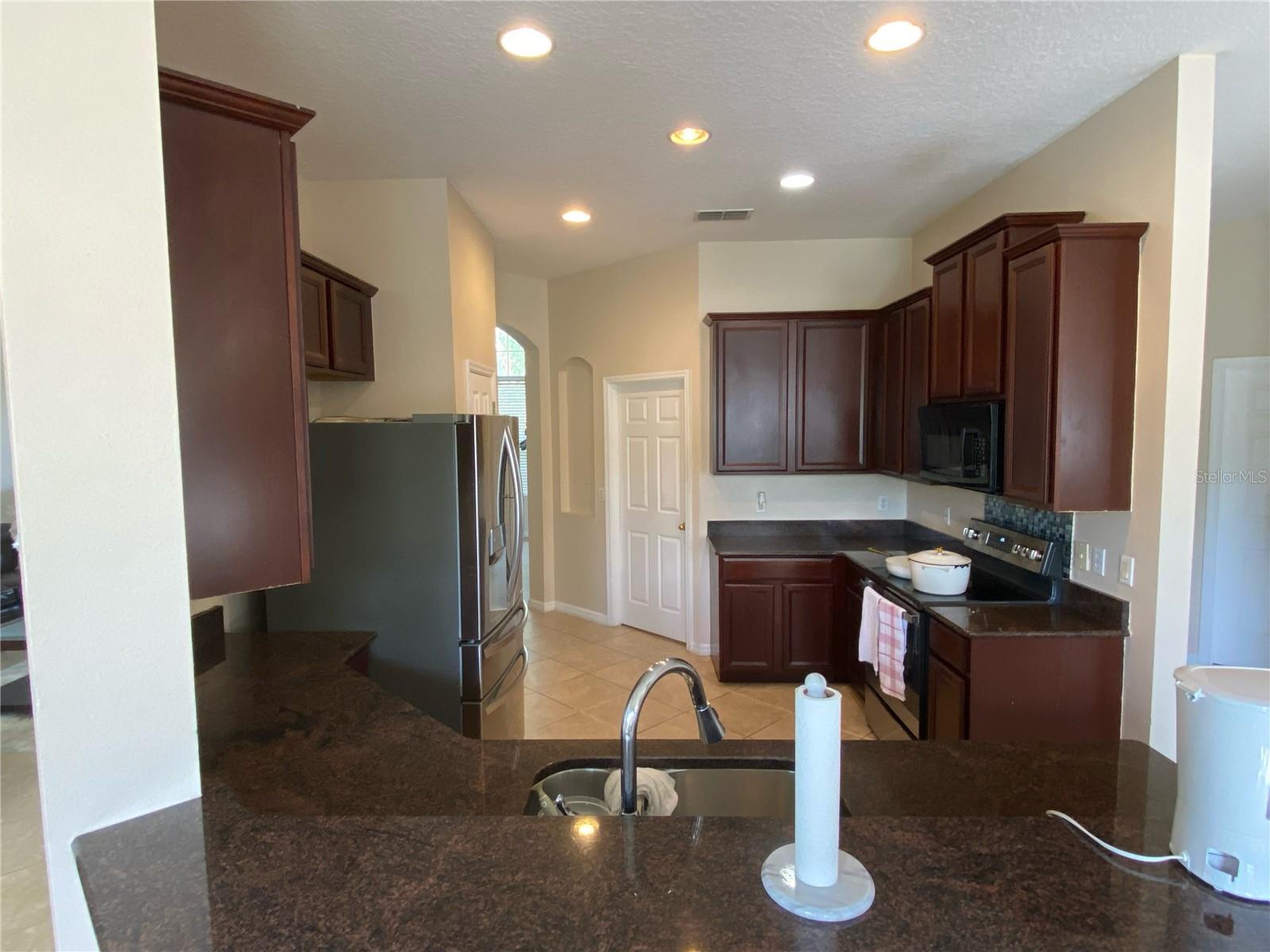 912 HIRE CIRCLE