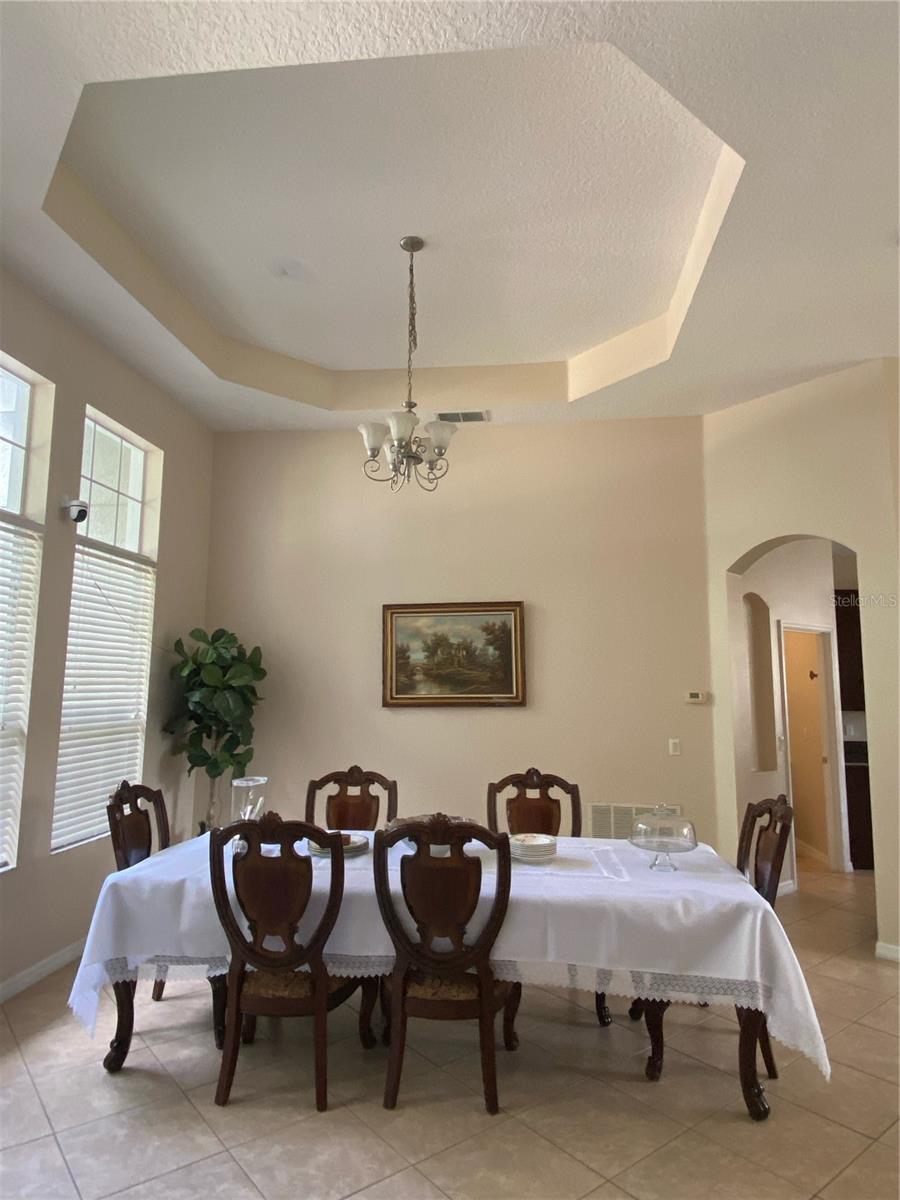 912 HIRE CIRCLE