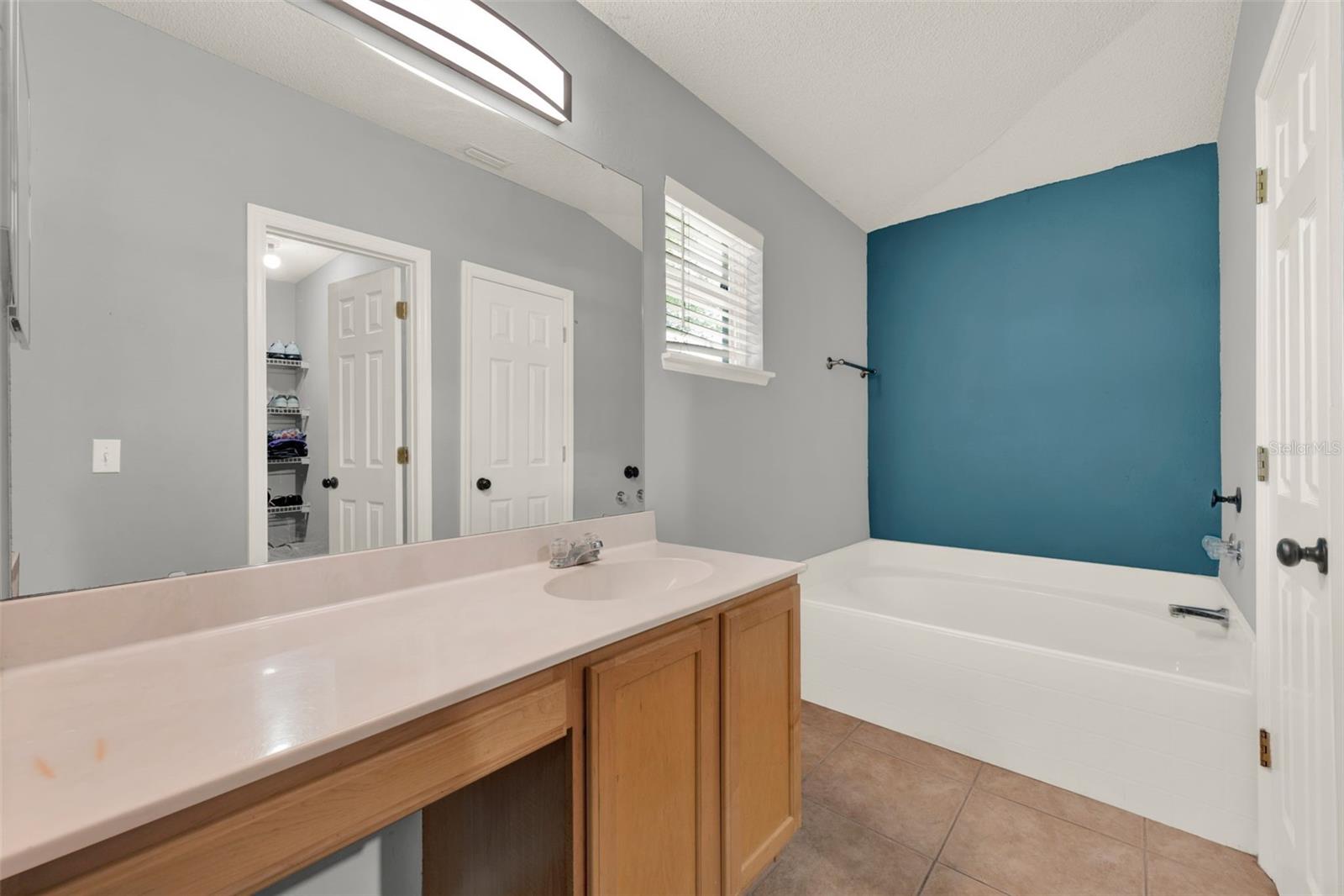 ANDOVER LAKES PH 01C - Residential