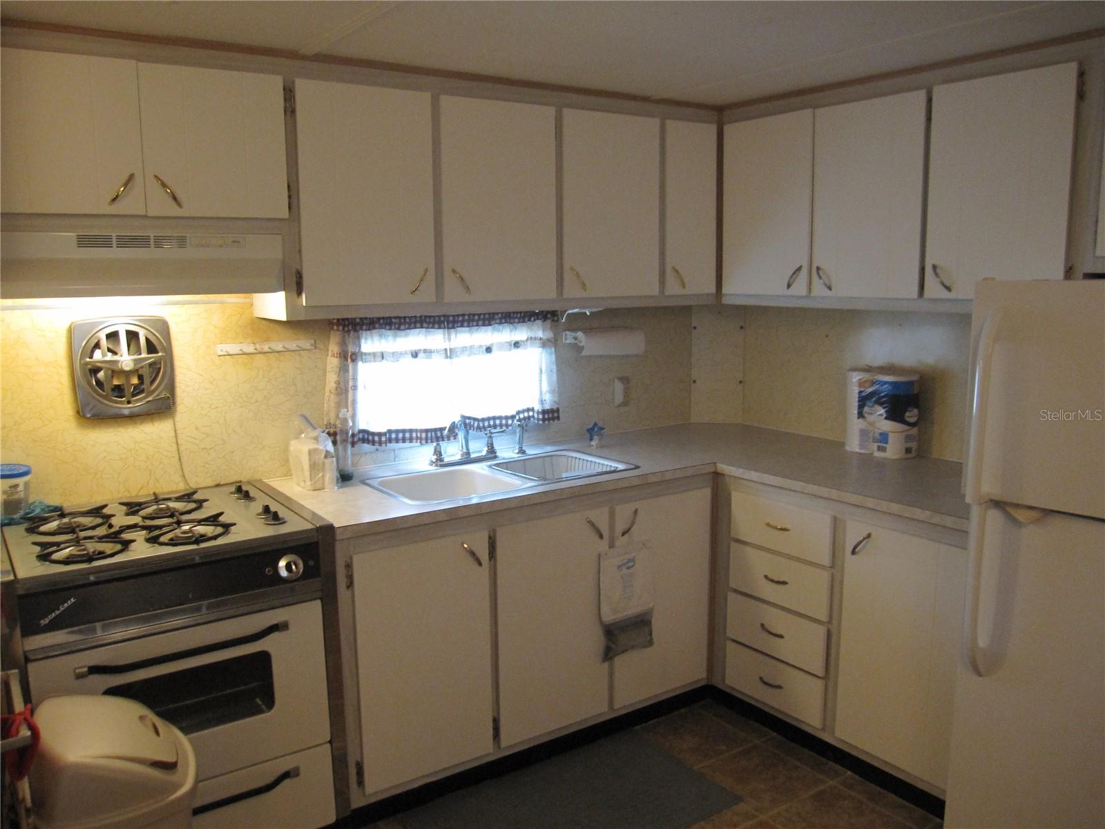 ZEPHYRHILLS COLONY CO - Residential