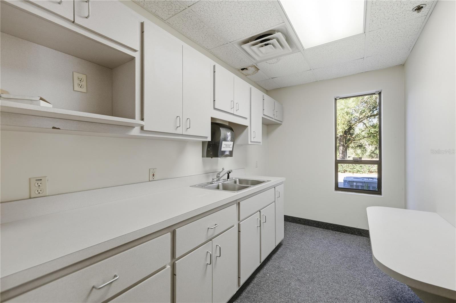 OCALA AIRPORT COMMERCE CENTER - Commercial Sale