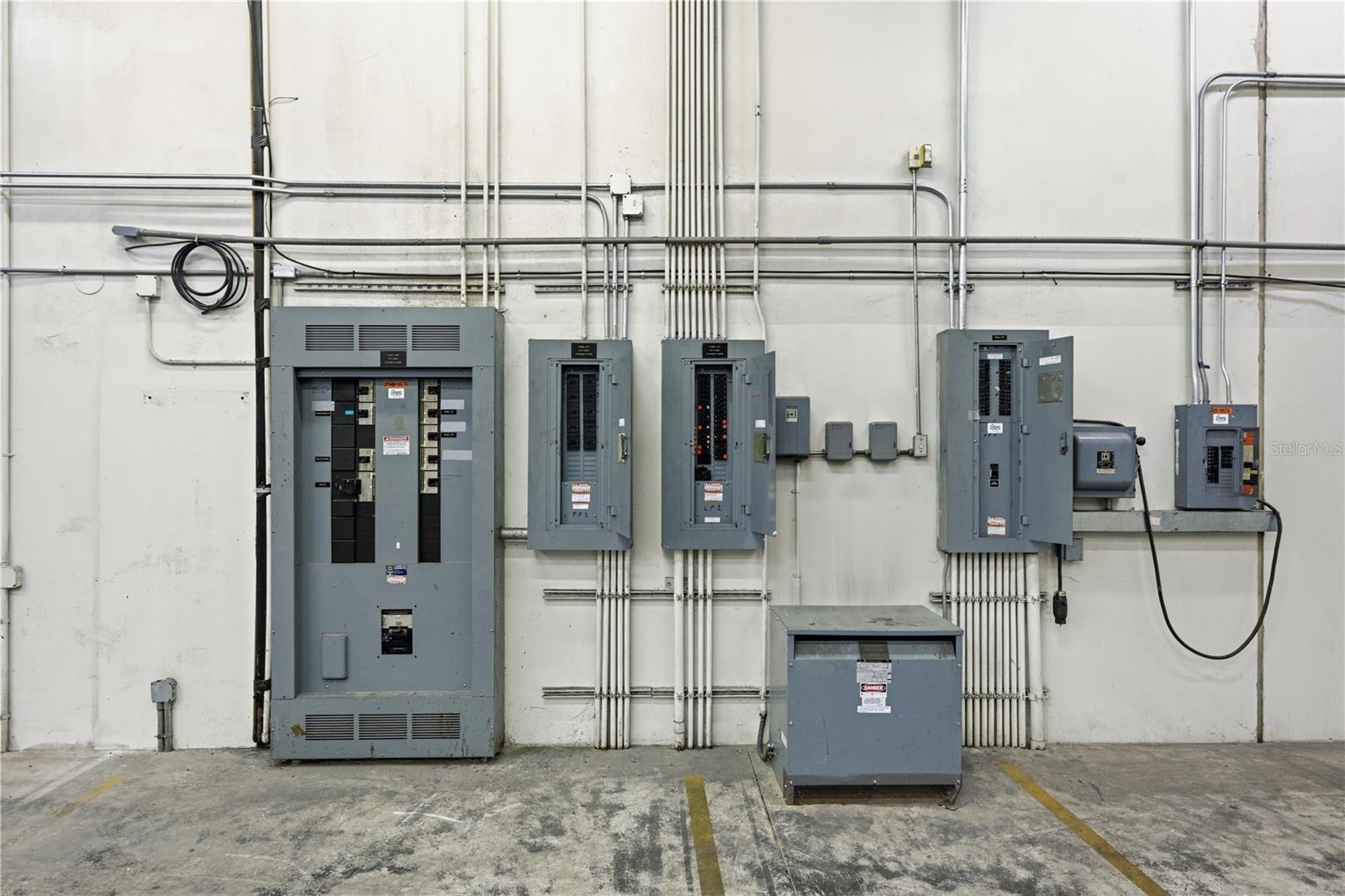 OCALA AIRPORT COMMERCE CENTER - Commercial Sale