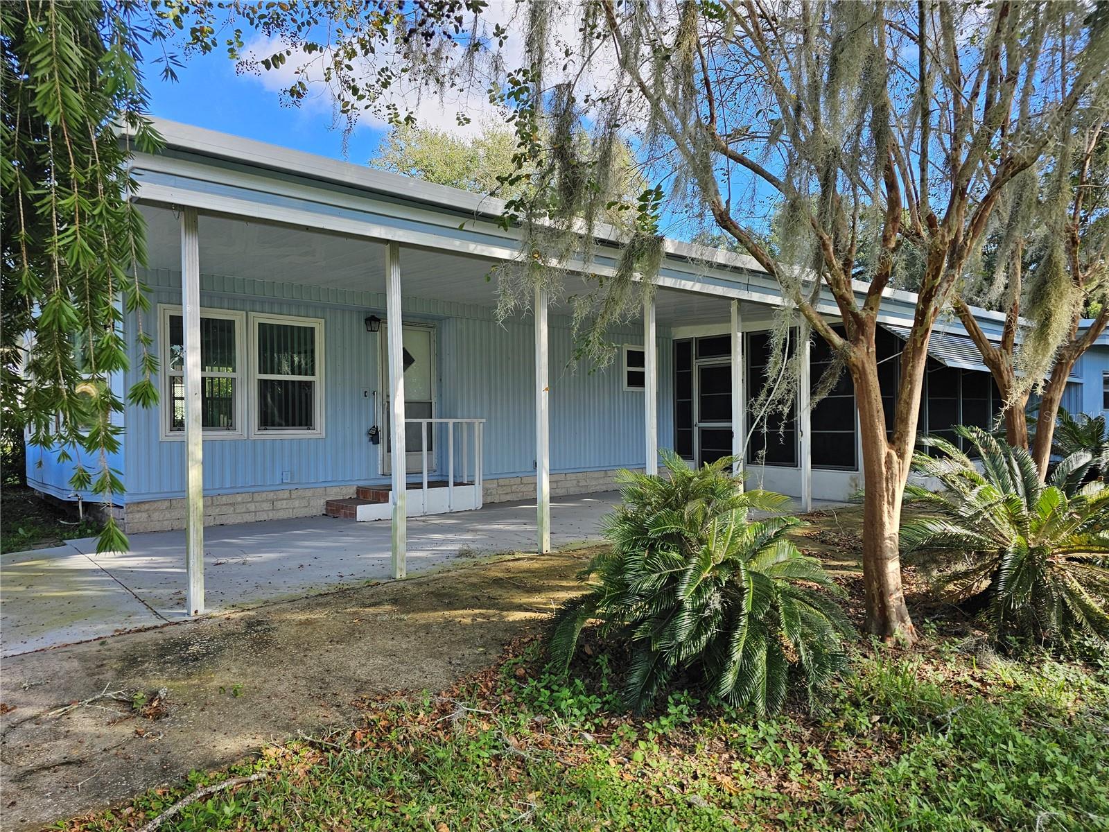 LADY LAKE OAK GROVE MOBILE HOME UNIT 01 - Residential Lease