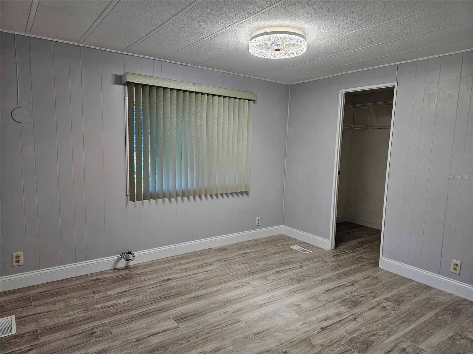 LADY LAKE OAK GROVE MOBILE HOME UNIT 01 - Residential Lease