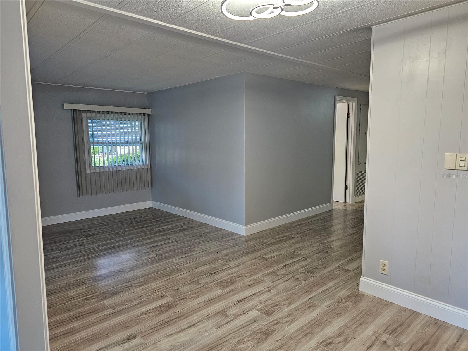 LADY LAKE OAK GROVE MOBILE HOME UNIT 01 - Residential Lease