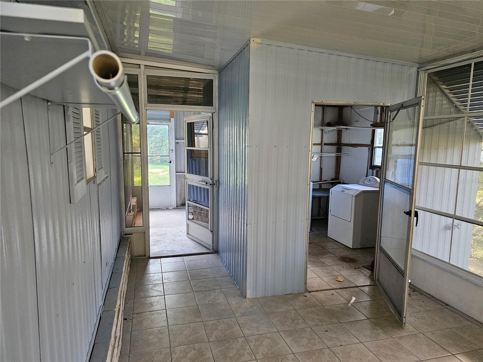 LADY LAKE OAK GROVE MOBILE HOME UNIT 01 - Residential Lease
