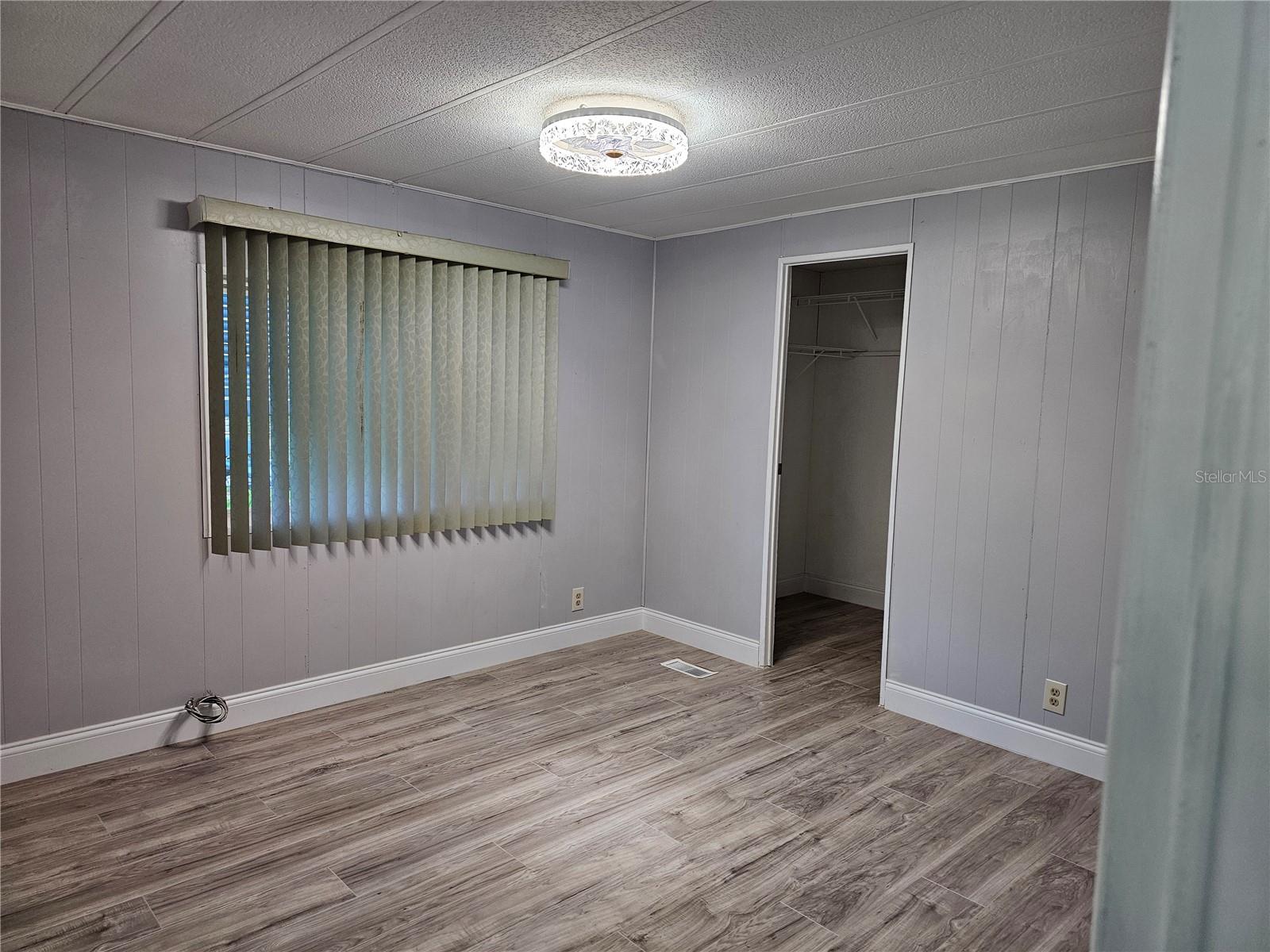 LADY LAKE OAK GROVE MOBILE HOME UNIT 01 - Residential Lease