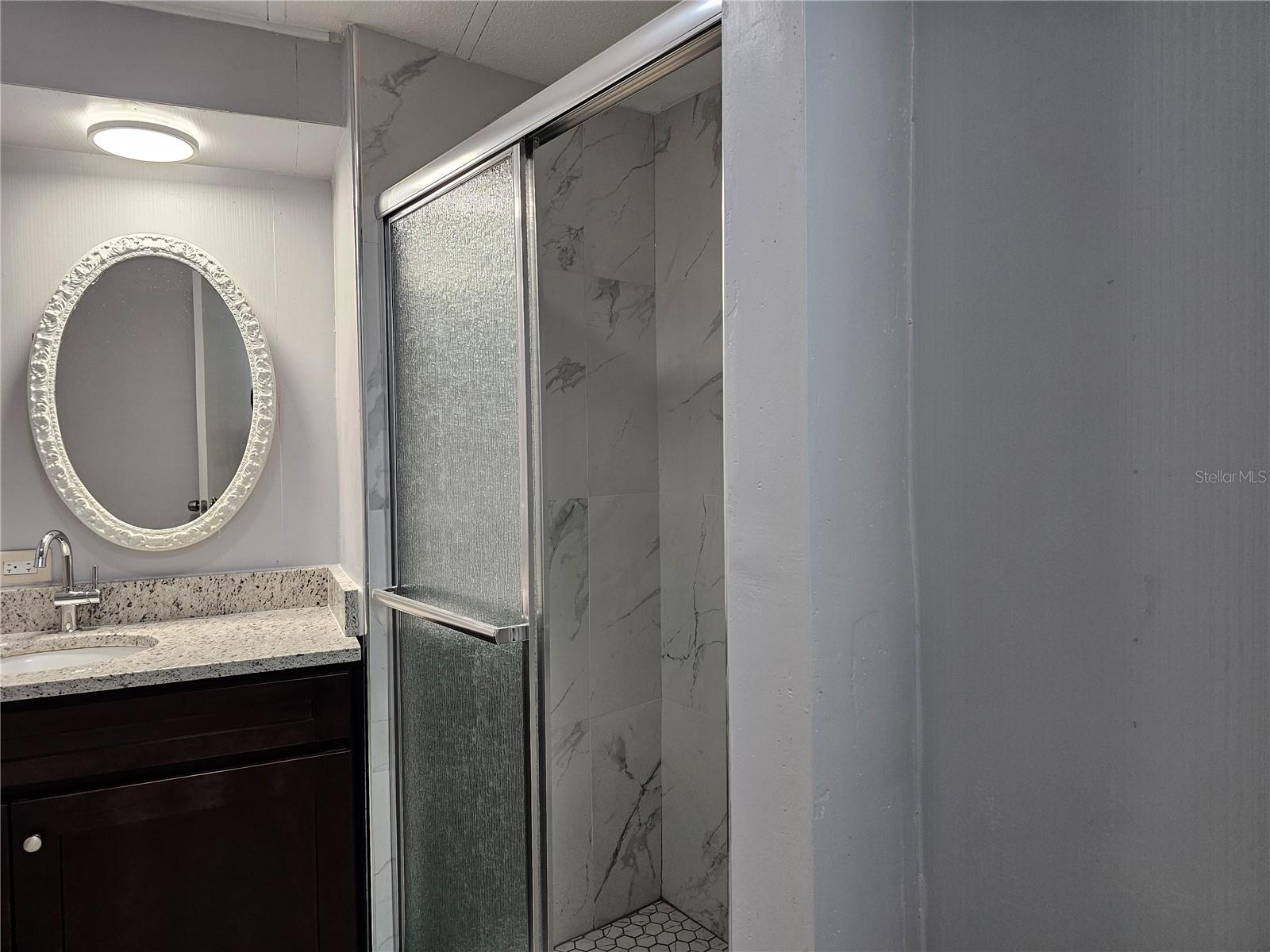 LADY LAKE OAK GROVE MOBILE HOME UNIT 01 - Residential Lease