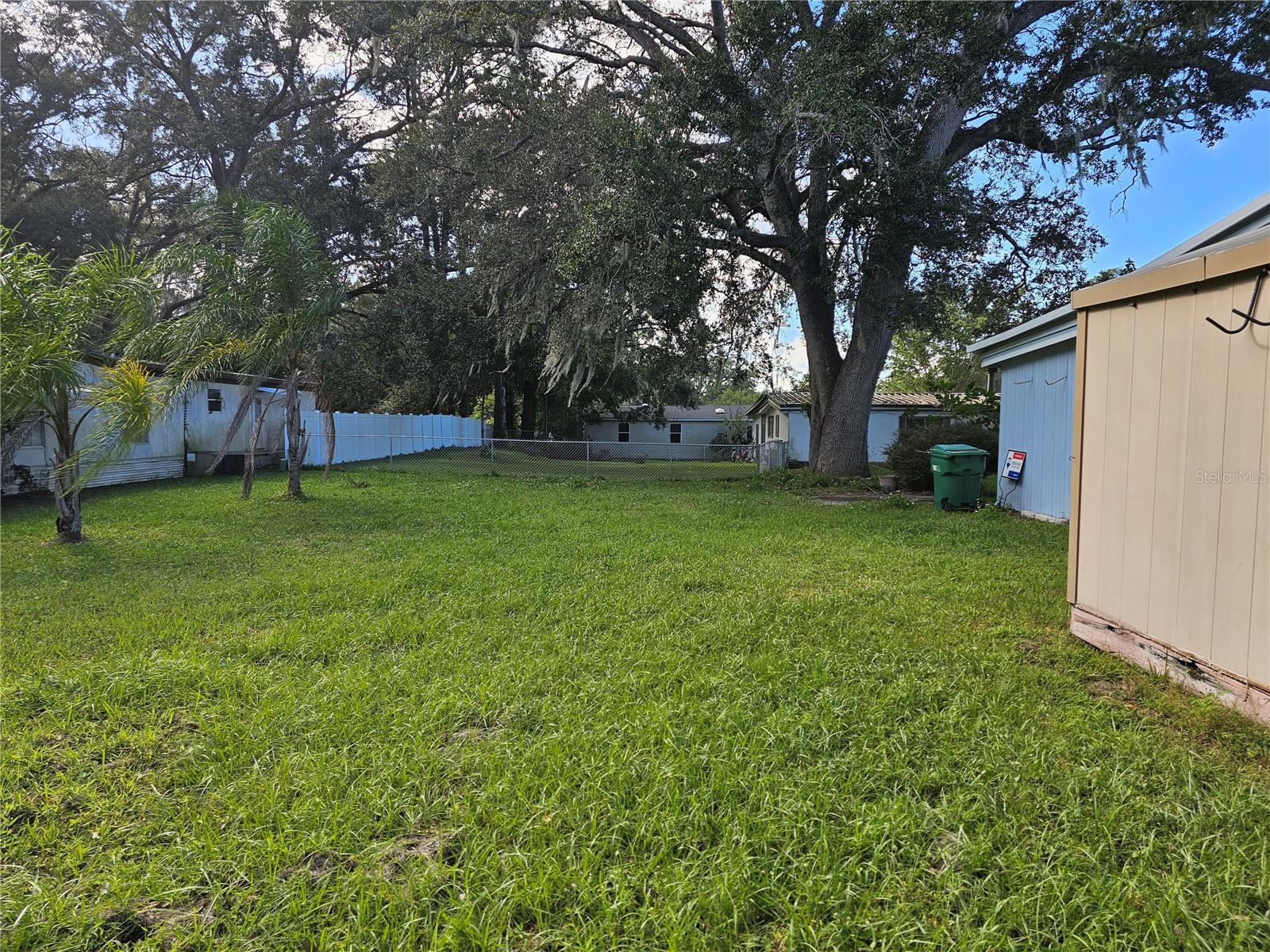 LADY LAKE OAK GROVE MOBILE HOME UNIT 01 - Residential Lease