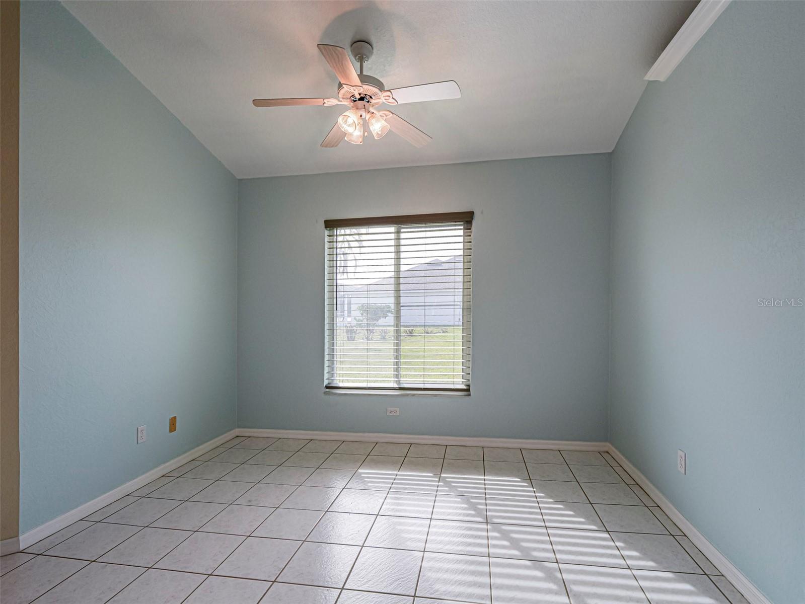 SUNSET LAKES - Residential