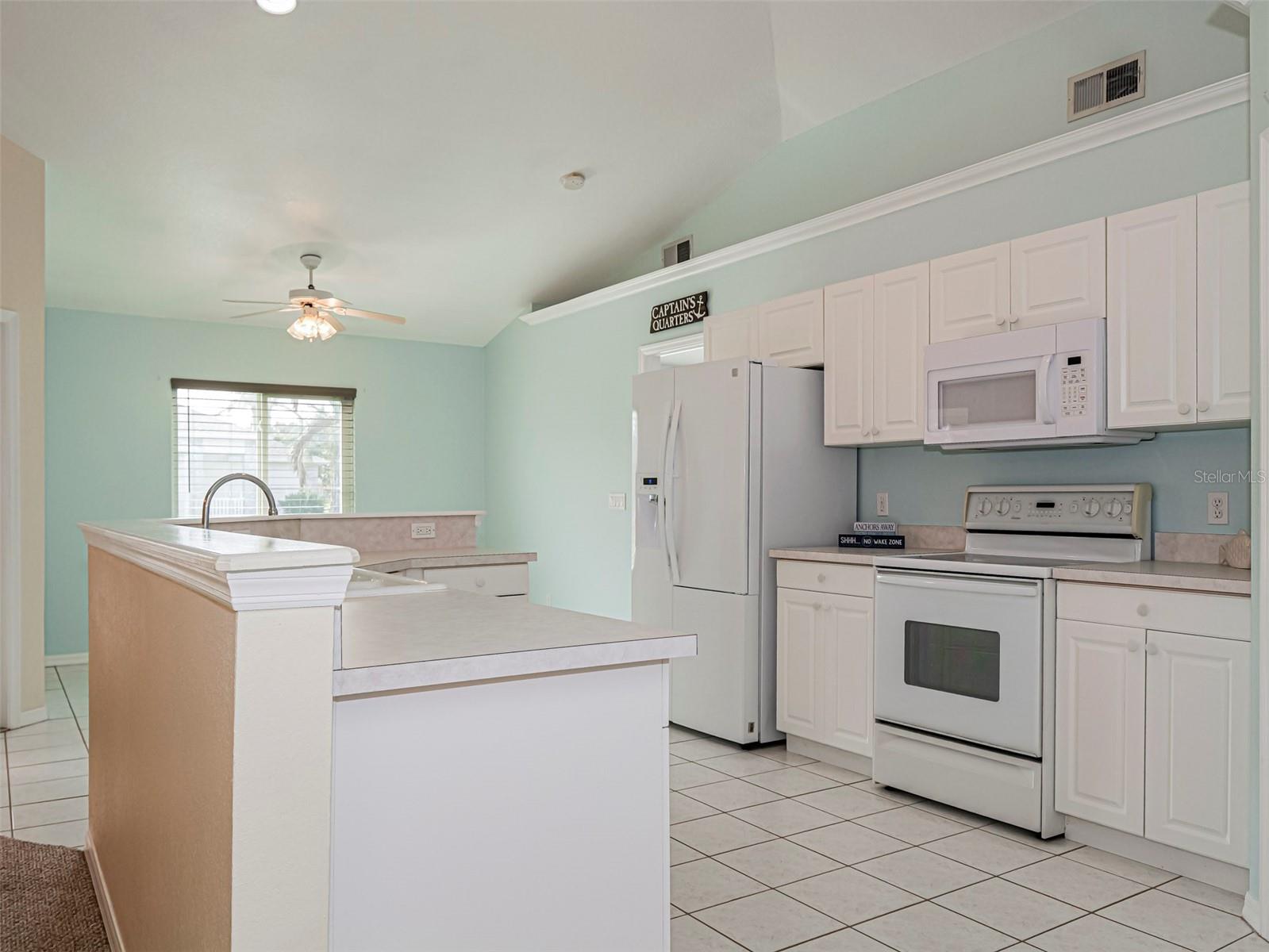 SUNSET LAKES - Residential