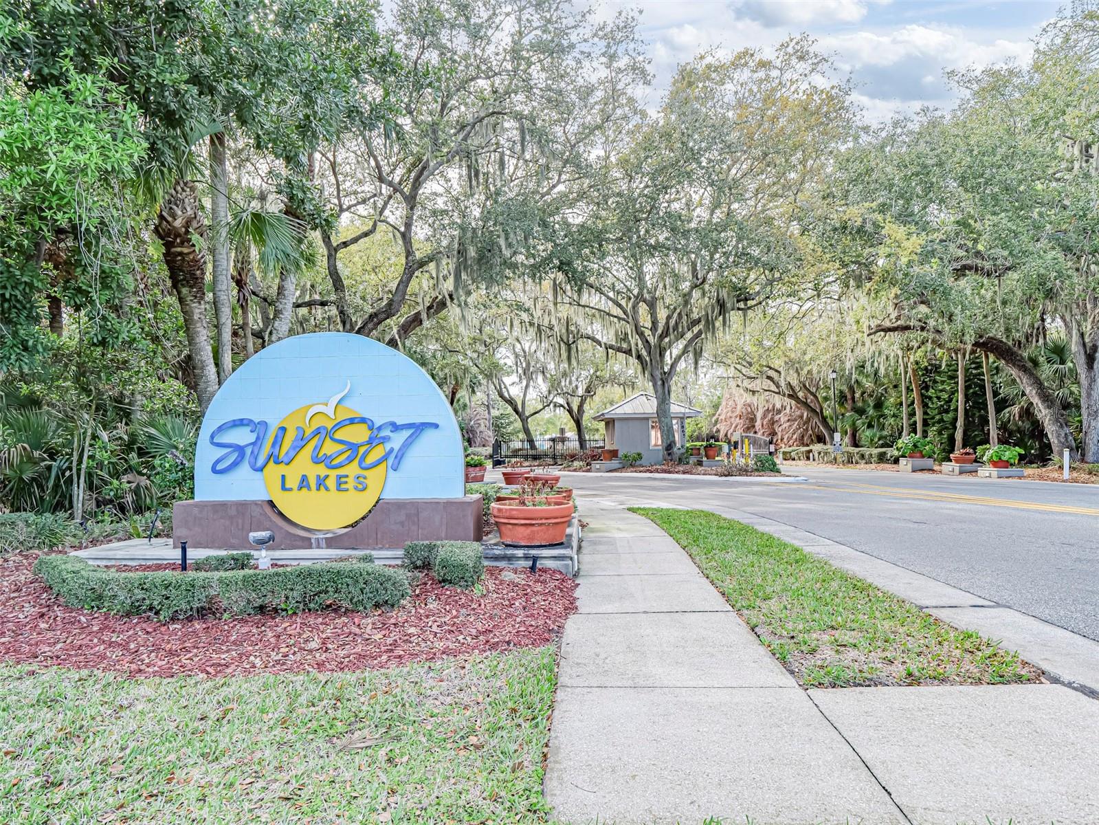 SUNSET LAKES - Residential