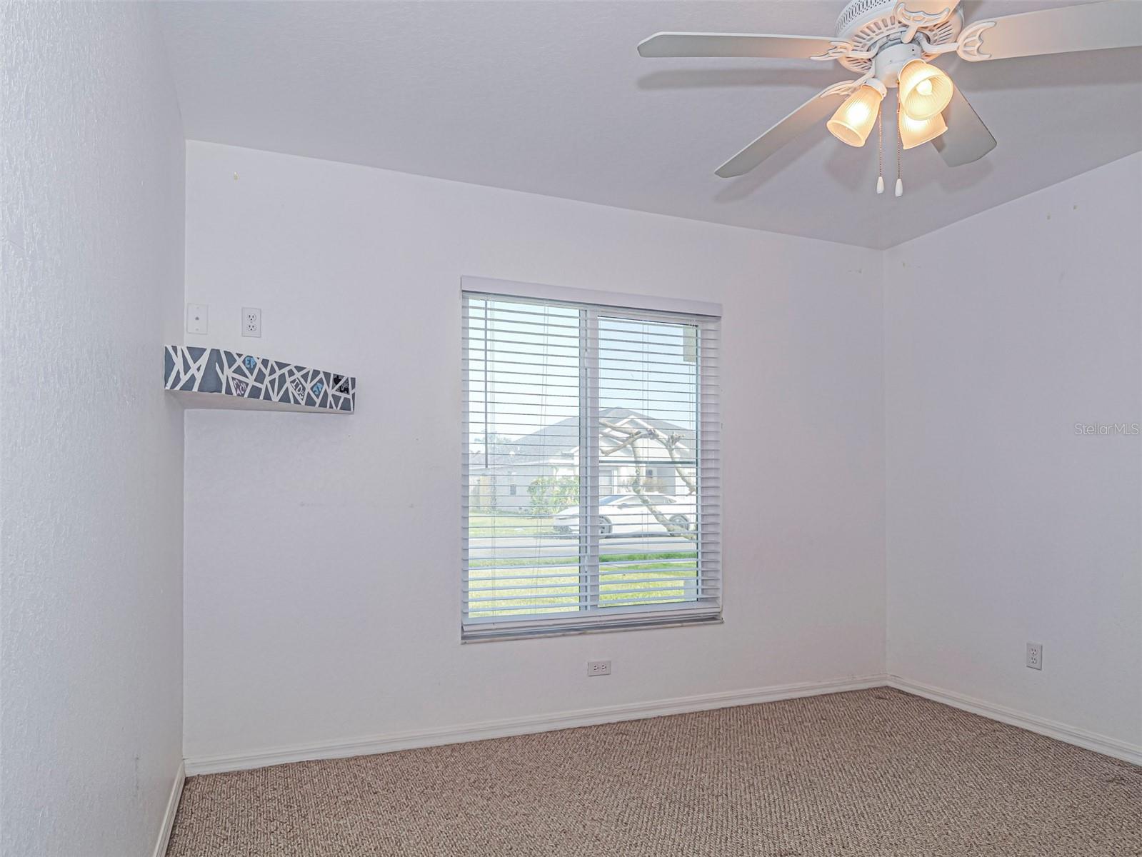 SUNSET LAKES - Residential