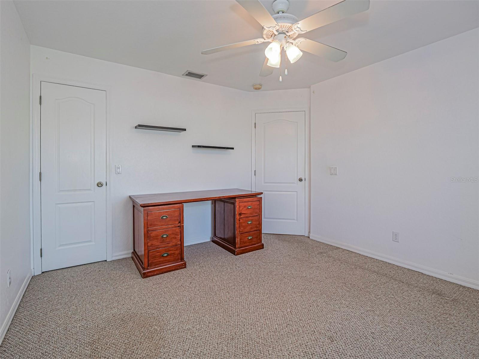 SUNSET LAKES - Residential