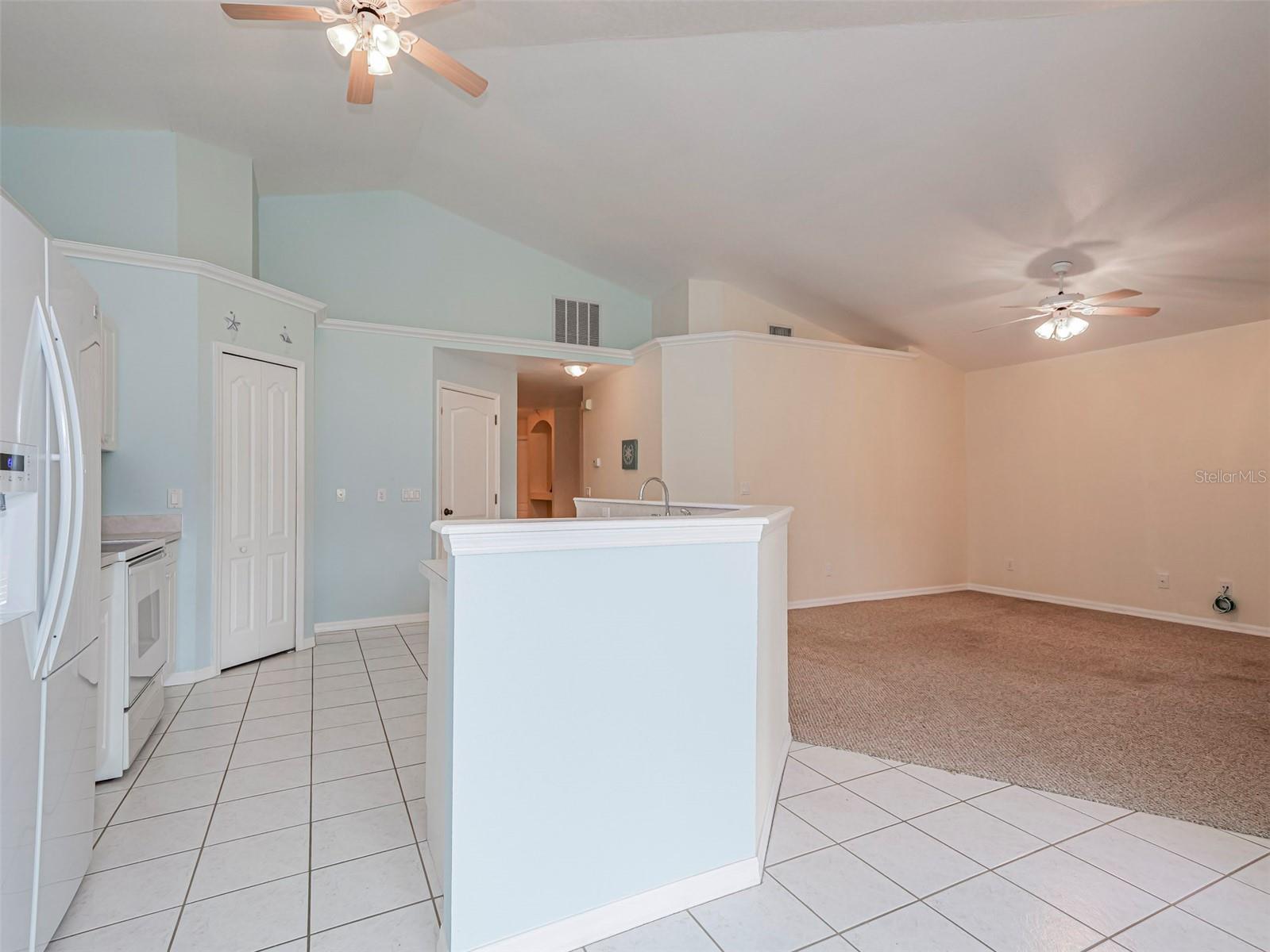 SUNSET LAKES - Residential