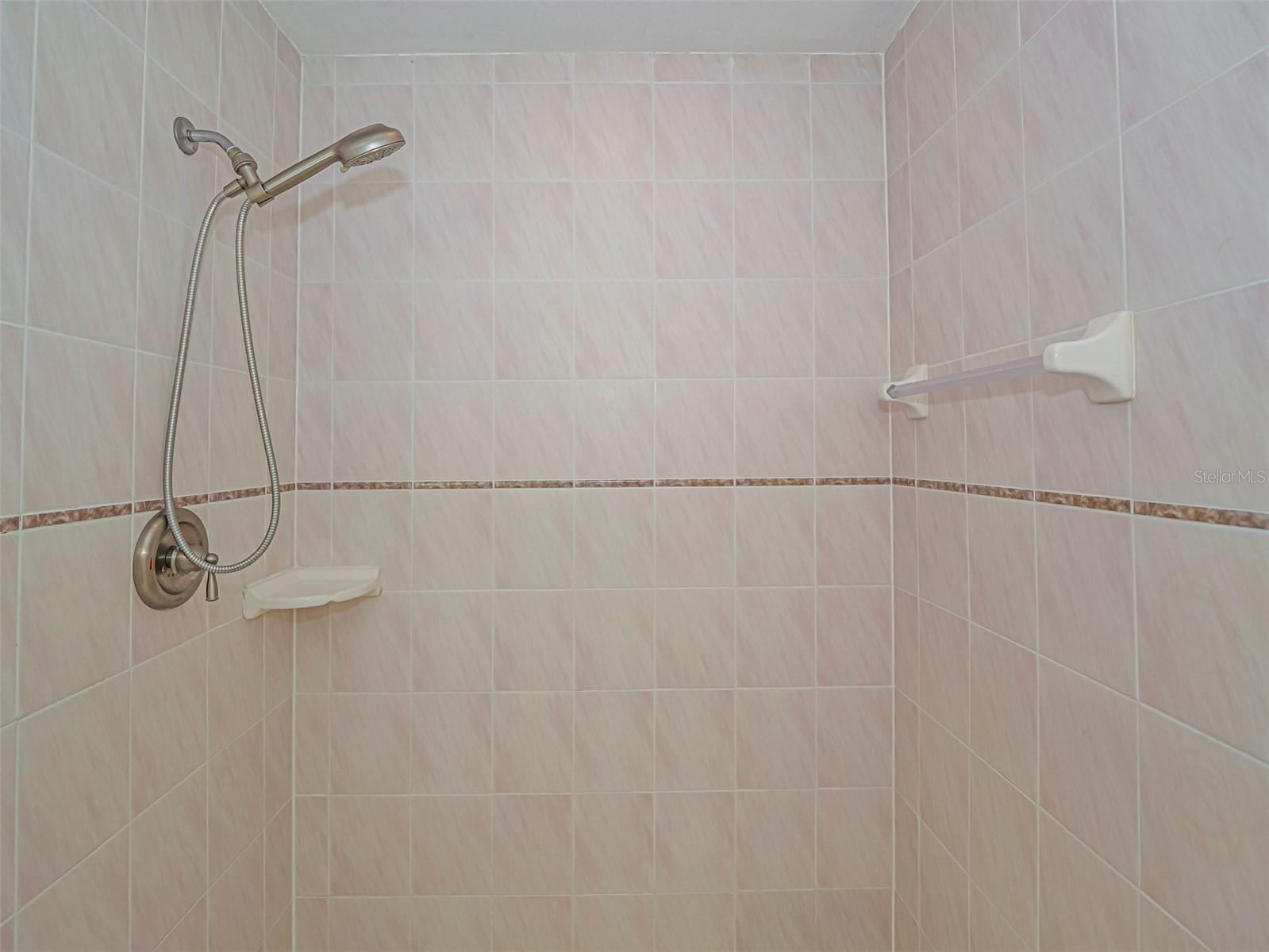 SUNSET LAKES - Residential