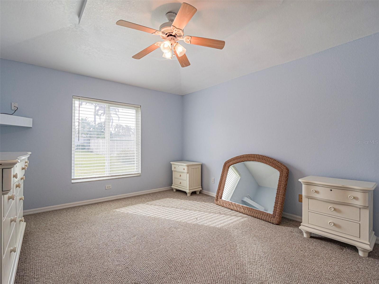 SUNSET LAKES - Residential