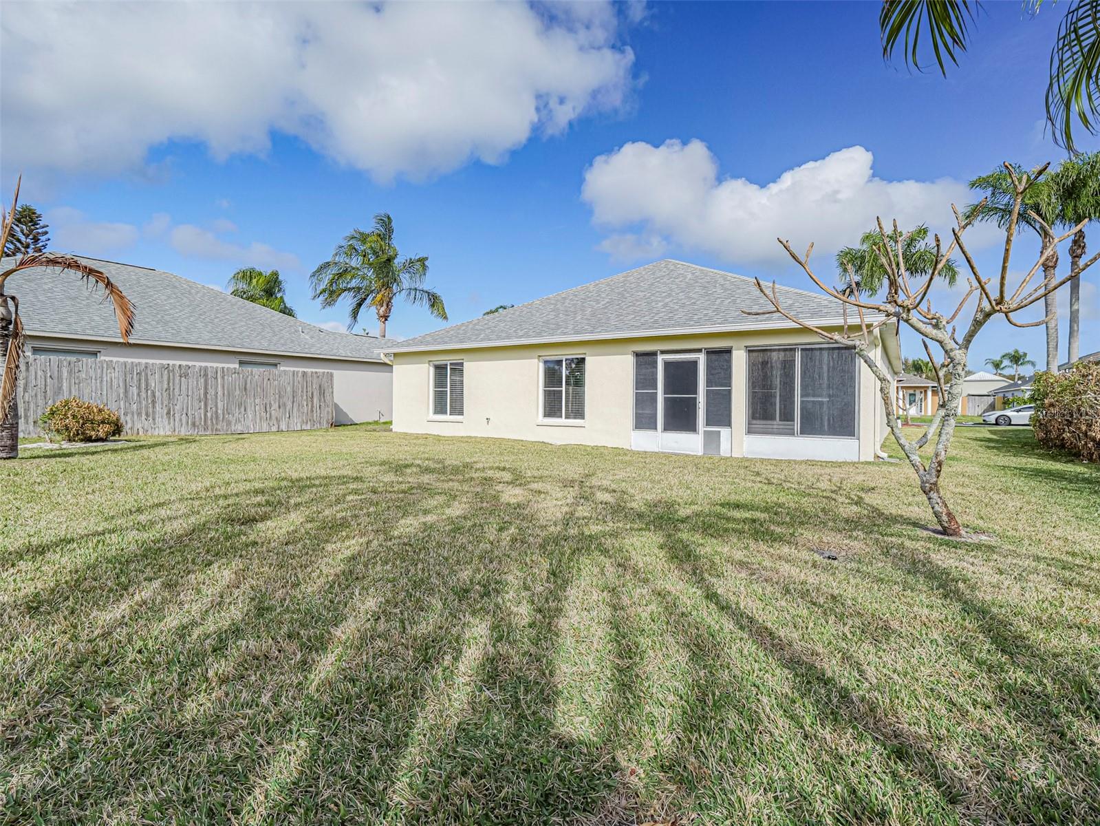 SUNSET LAKES - Residential