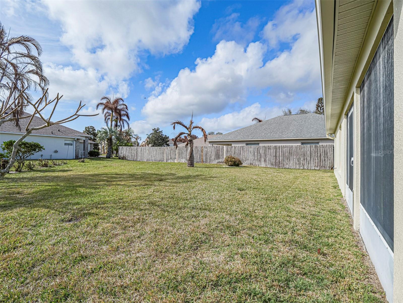 SUNSET LAKES - Residential