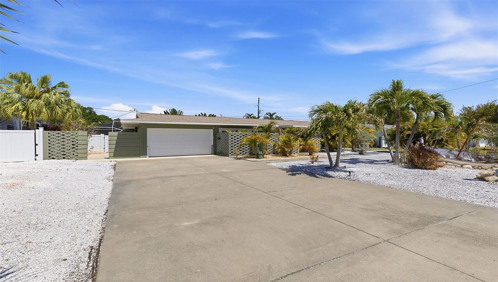 Photo of 4091 50th Avenue S, St Petersburg, FL 33711 (MLS # TB8493939)