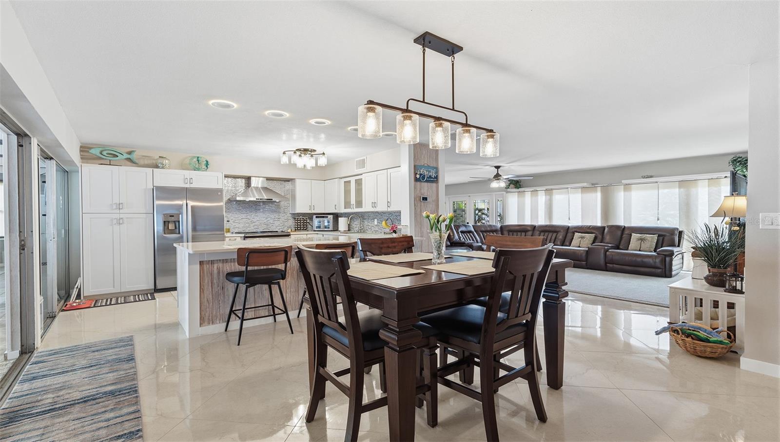 MAXIMO MOORINGS - Residential