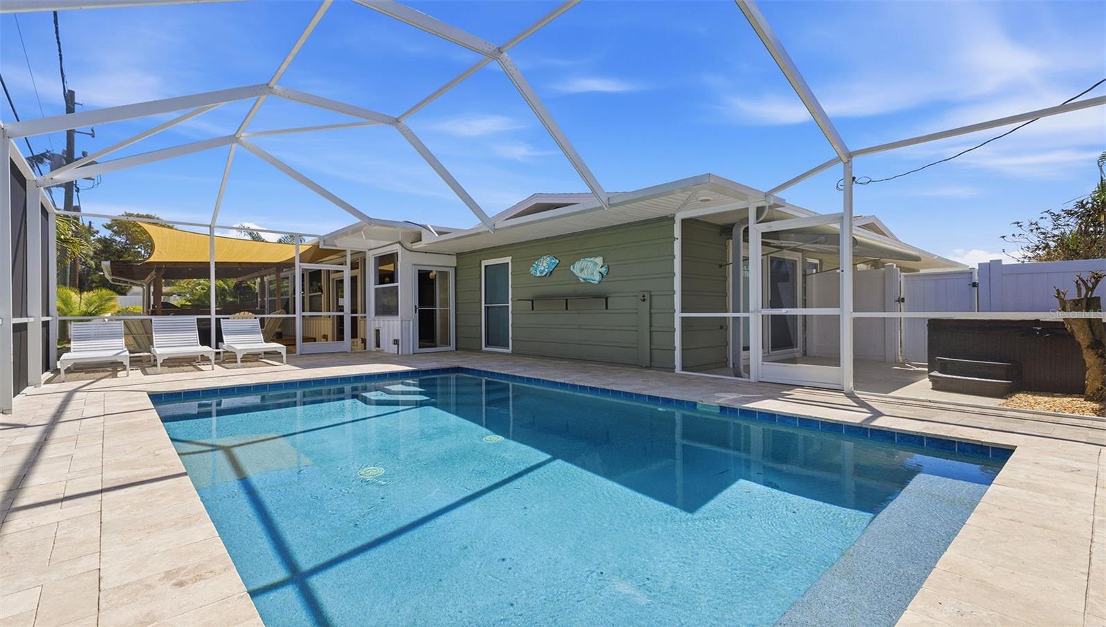 MAXIMO MOORINGS - Residential