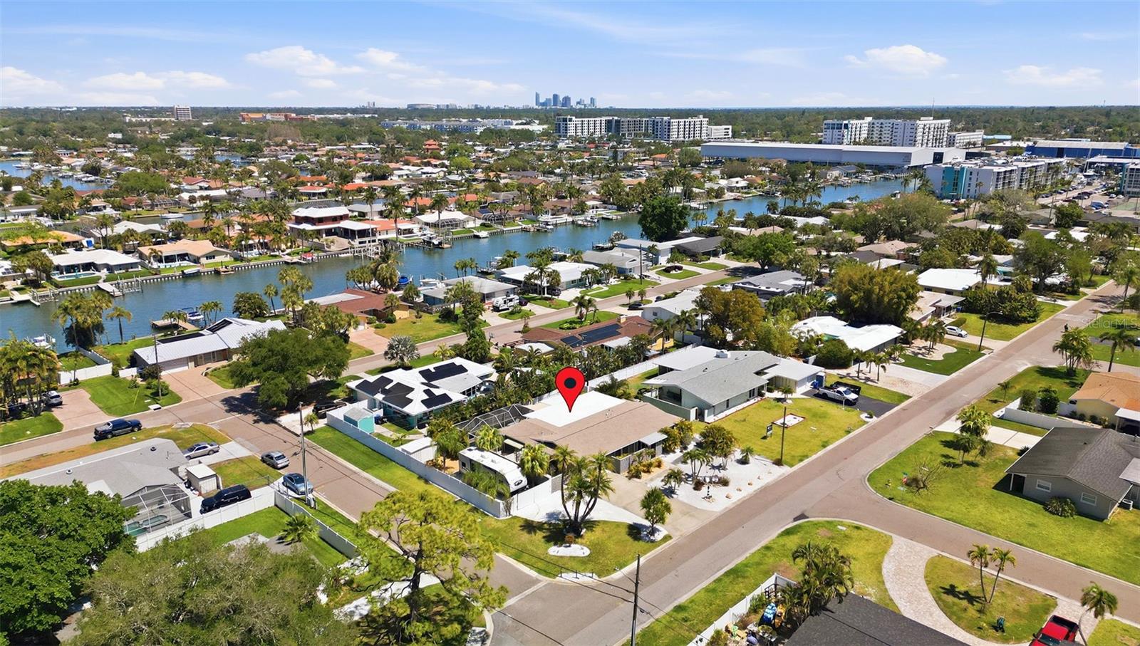 MAXIMO MOORINGS - Residential