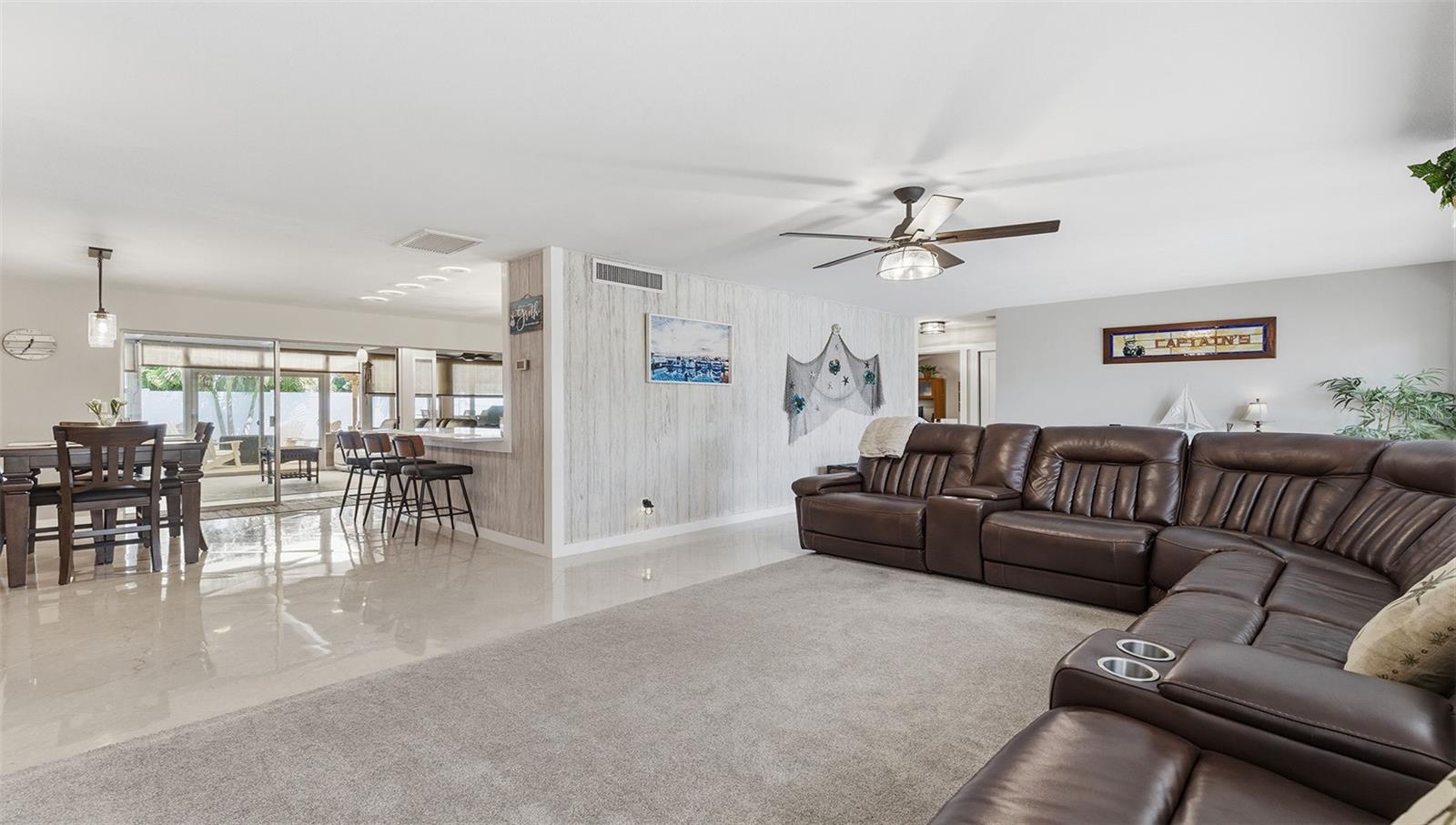 MAXIMO MOORINGS - Residential