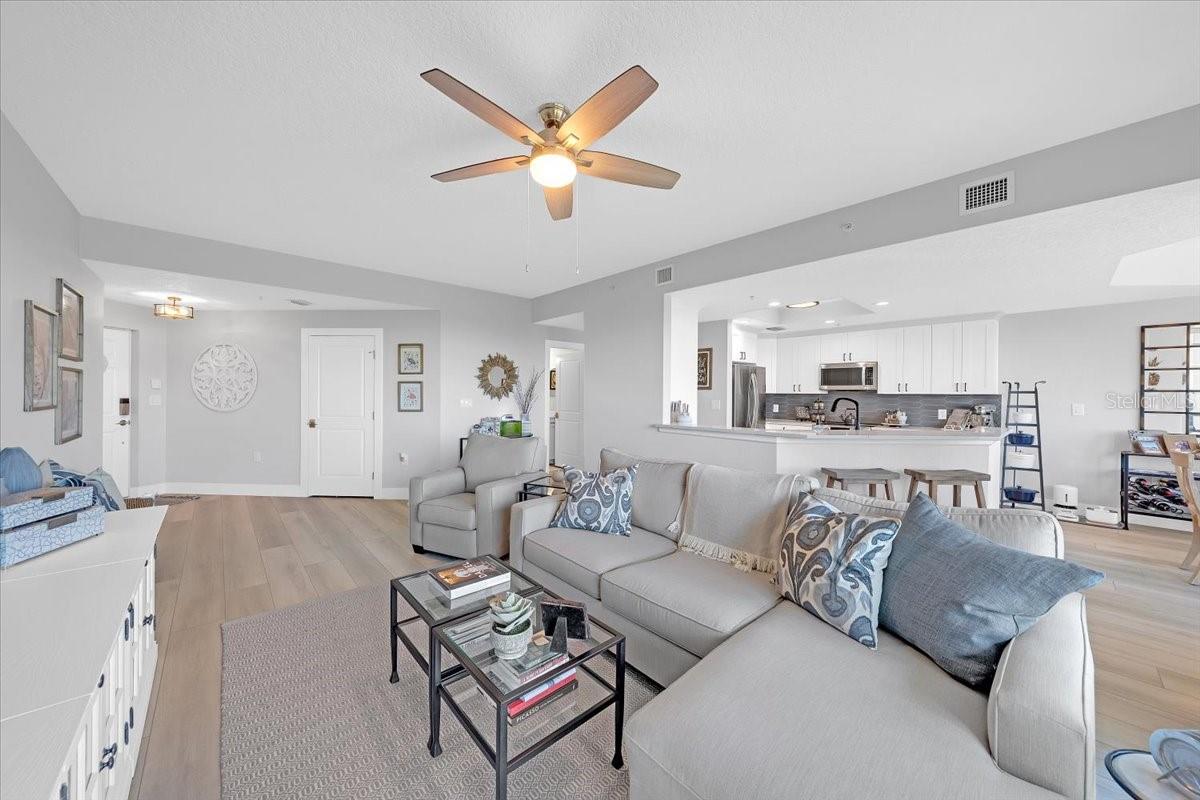 10851 MANGROVE CAY LANE NE 712