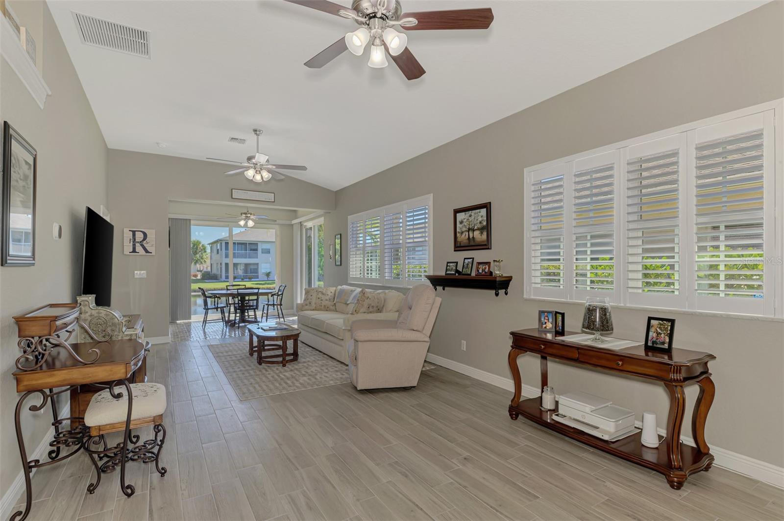 FOUNTAIN VIEW - Residential