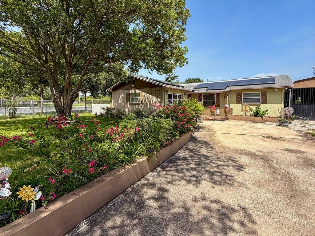 Photo of 45 Caswell Drive, Orlando, FL 32825 (MLS # O6424450)