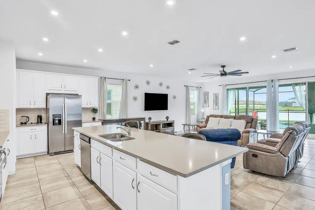 8906 CAROLINE BAY COURT