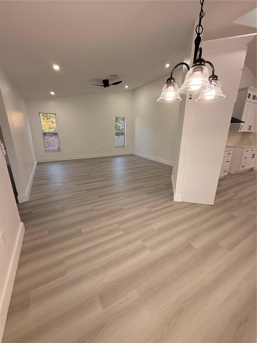 OAKS THE - Residential