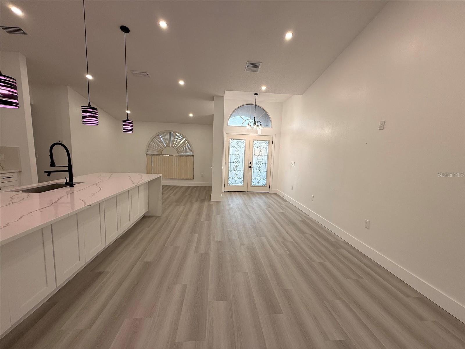 OAKS THE - Residential