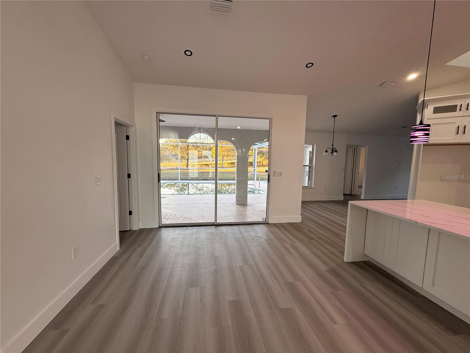 OAKS THE - Residential