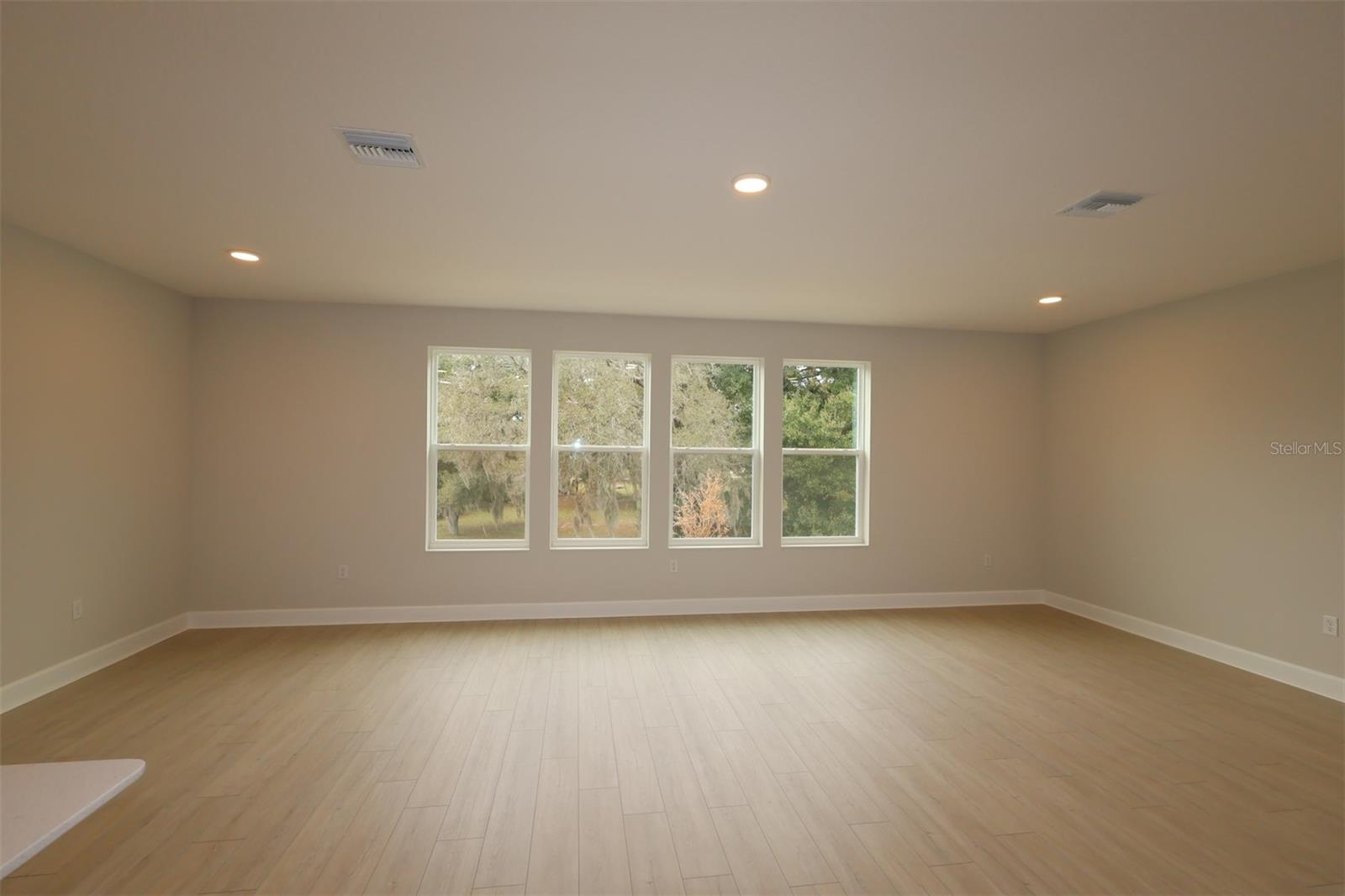 WILLOW RUN - Residential