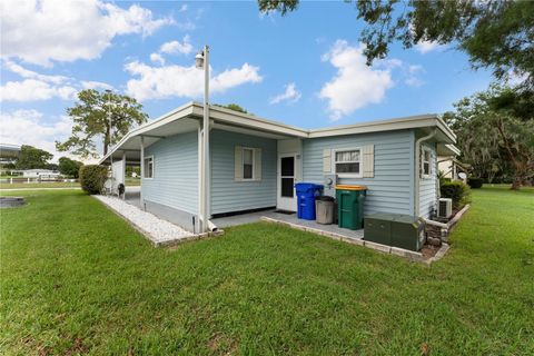 A home in TAVARES