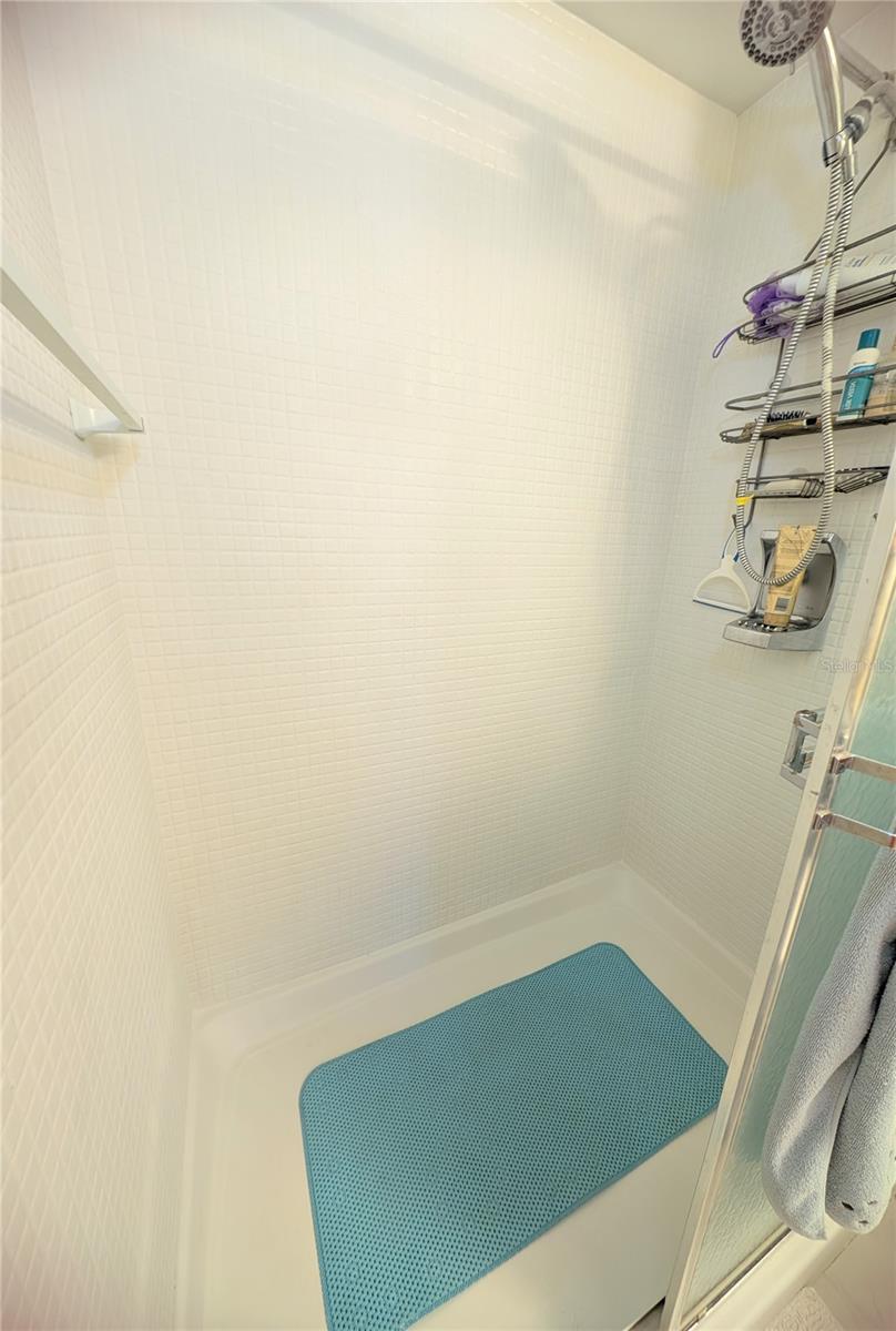 PENNWOOD MANOR - Residential