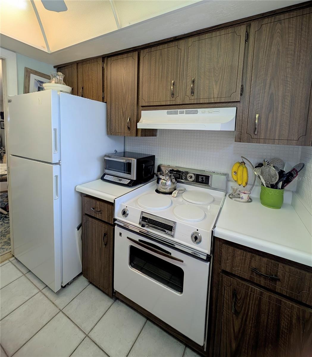 PENNWOOD MANOR - Residential