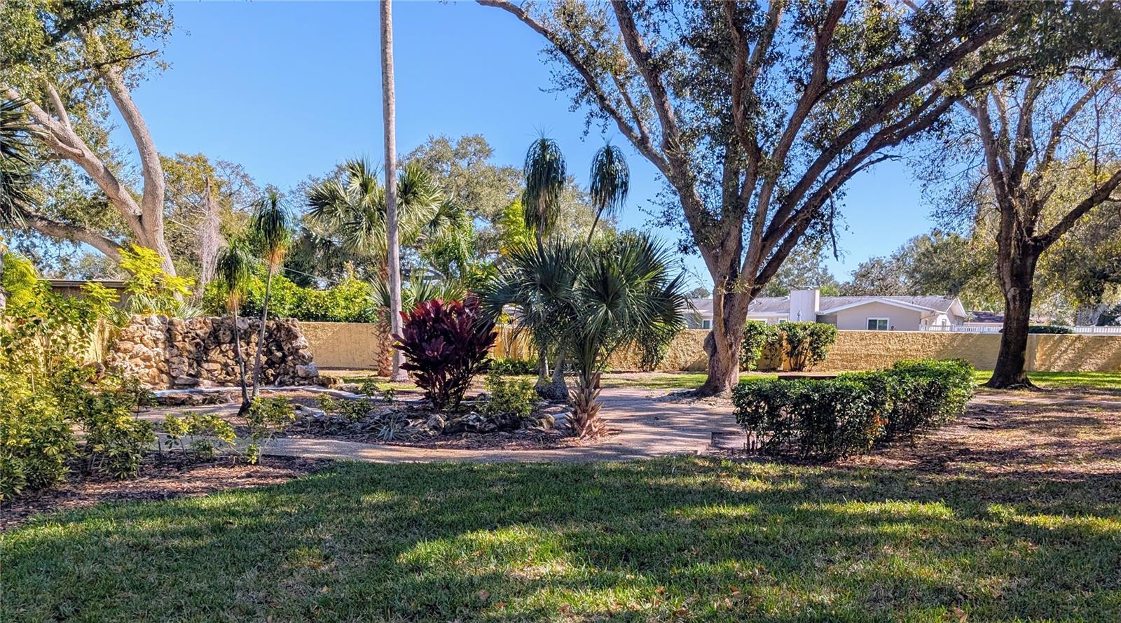 PENNWOOD MANOR - Residential