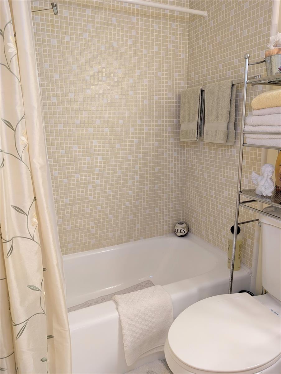 PENNWOOD MANOR - Residential