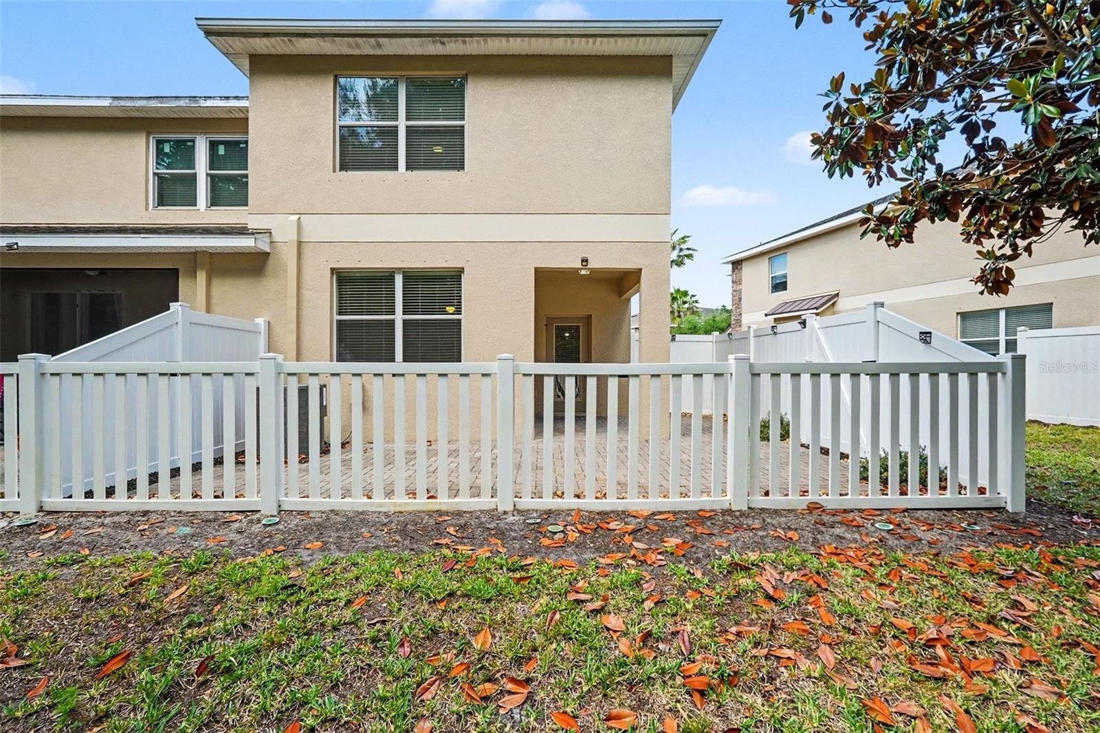 VERANDAH TWNHMS - Residential
